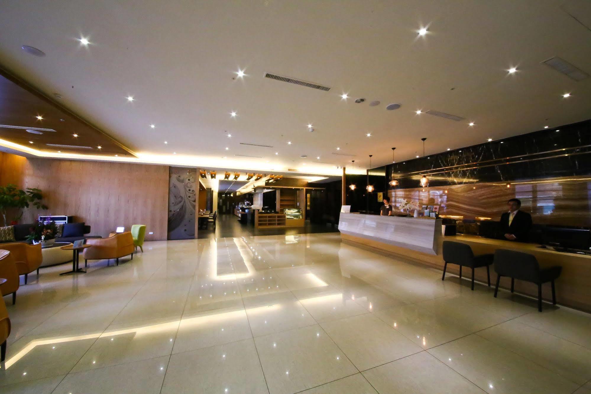 Jai Chateau Hotels & Hostels Đài Nam Ngoại thất bức ảnh