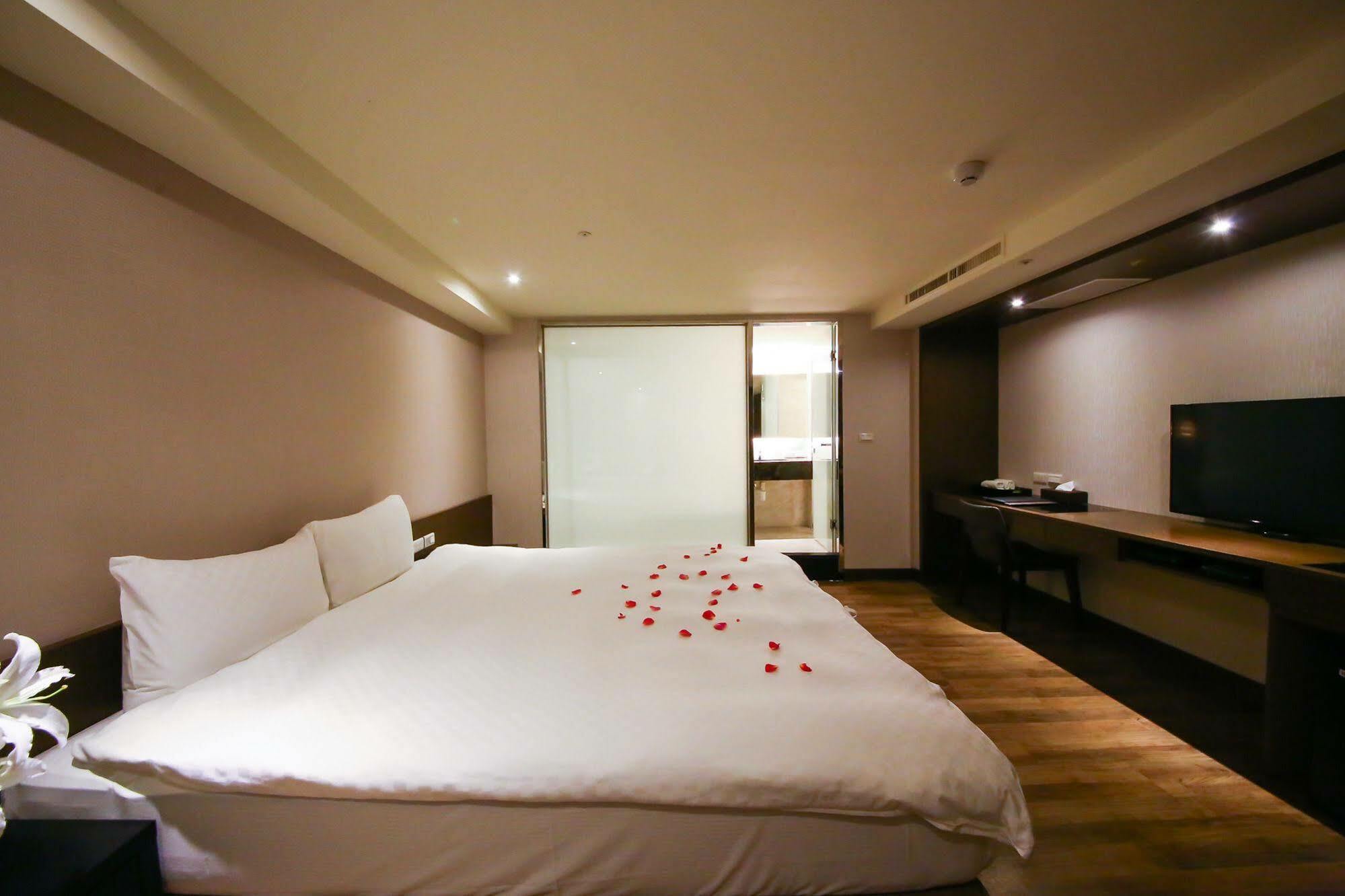 Jai Chateau Hotels & Hostels Đài Nam Ngoại thất bức ảnh